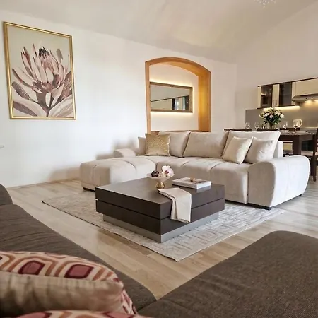 Maison Rezidence, Hlavna Ulica Apartman *